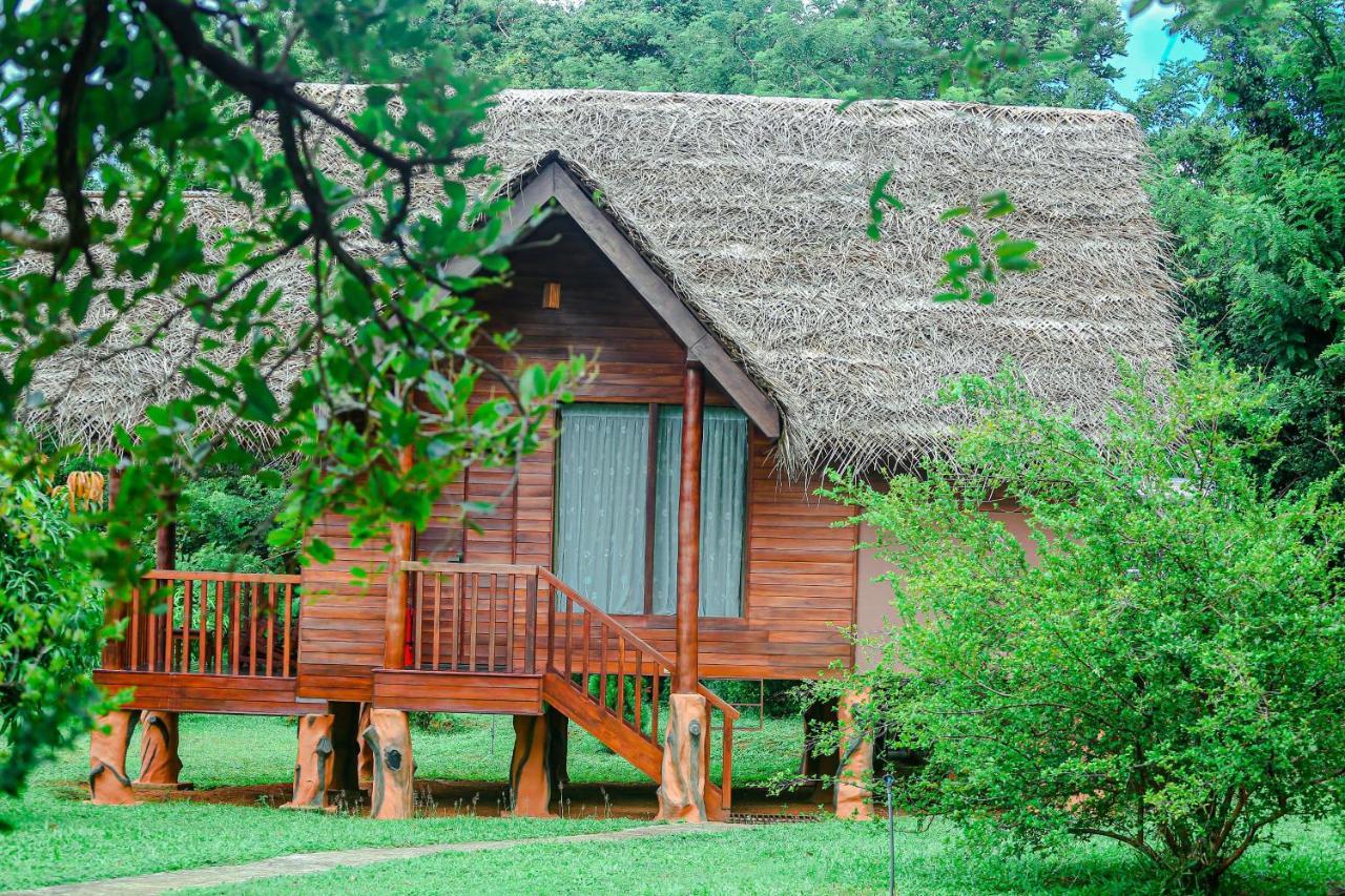 Sigiriya Water Cottage Exteriör bild